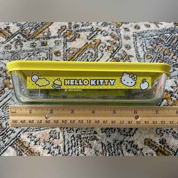 Pyrex Other - Pyrex x Hello Kitty Glass container with lid NWOT